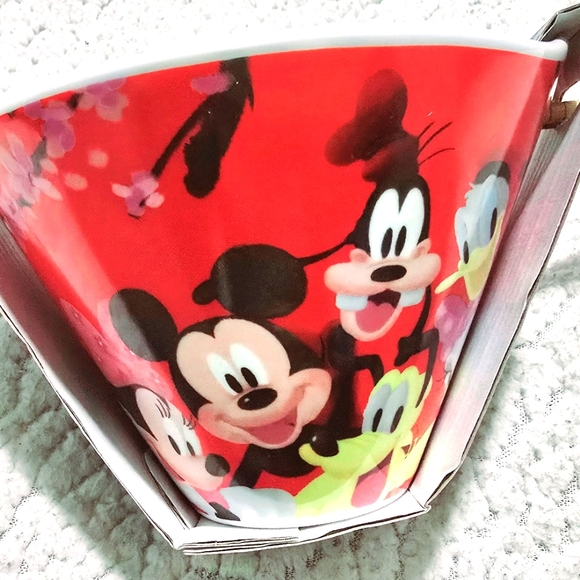 NEW! Disney Mickey & Friends Ramen Bowl & Chopsticks 454 g - Picture 2 of 7